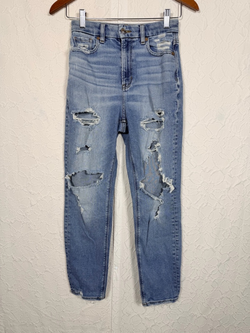 American Eagle Distressed Curvy Mom Jeans Sz 0